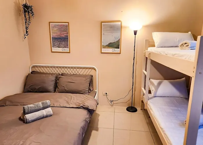Artsy 110sqm 2br In Moa 200mbps Wifi Xbox Printer * Manila