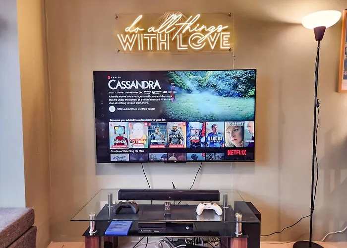 Artsy 110sqm 2br In Moa 200mbps Wifi Xbox Printer *