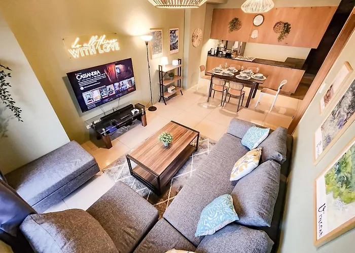 Artsy 110sqm 2br In Moa 200mbps Wifi Xbox Printer *